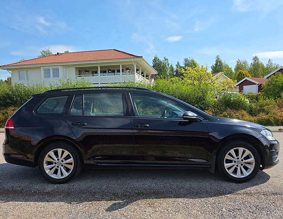 Volkswagen Golf VII 2 of 14