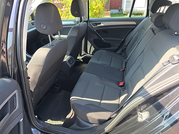 Volkswagen Golf VII 9 of 14