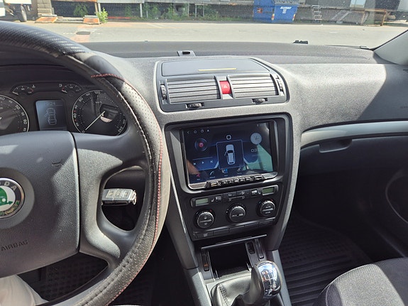 Skoda Octavia 3 of 5
