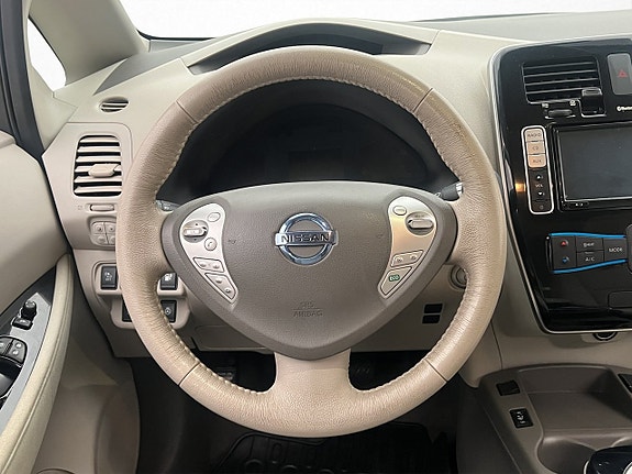 Nissan Leaf 13 of 30
