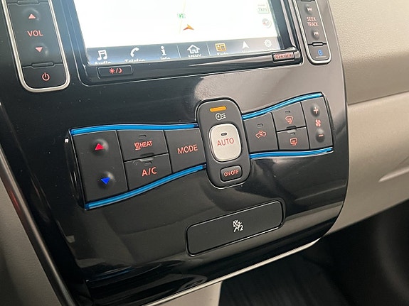 Nissan Leaf 23 of 30