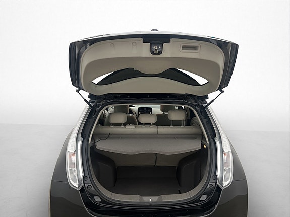 Nissan Leaf 28 of 30