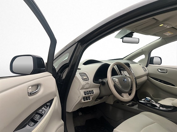 Nissan Leaf 10 of 30