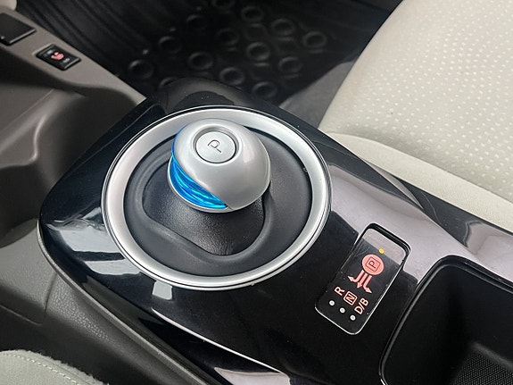 Nissan Leaf 24 of 30