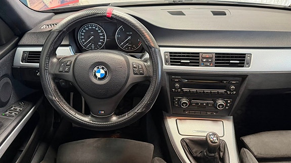 BMW 320d 11 of 17