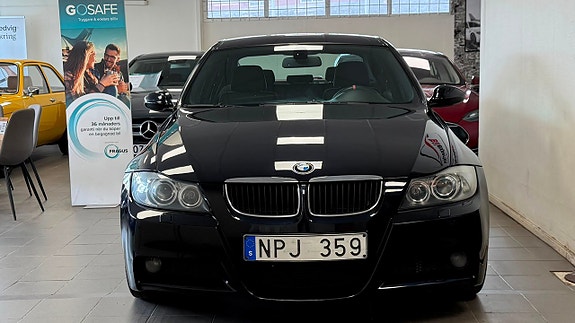 BMW 320d 2 of 17