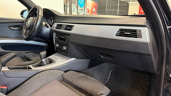 BMW 320d 13 of 17