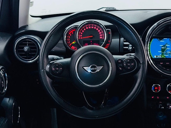 MINI Cooper 17 of 20