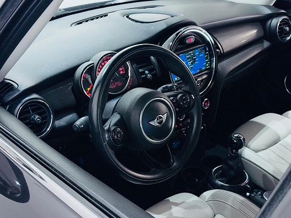 MINI Cooper 9 of 20