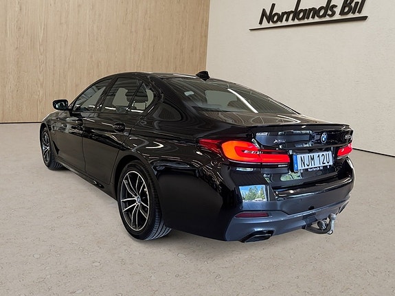 BMW 530e 3 of 11
