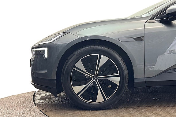 Polestar 4 11 of 30