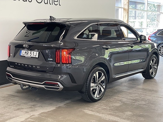 Kia Sorento 6 of 27