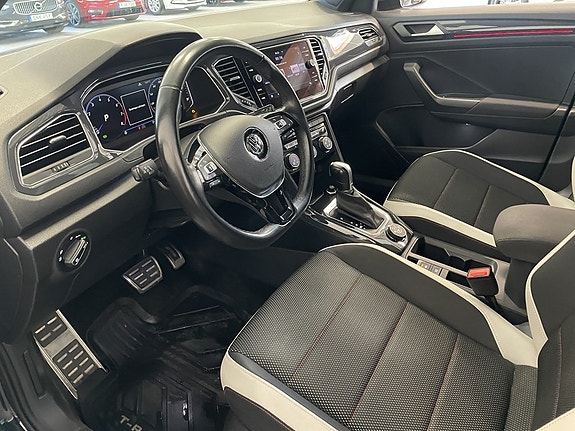 Volkswagen T-Roc 12 of 23