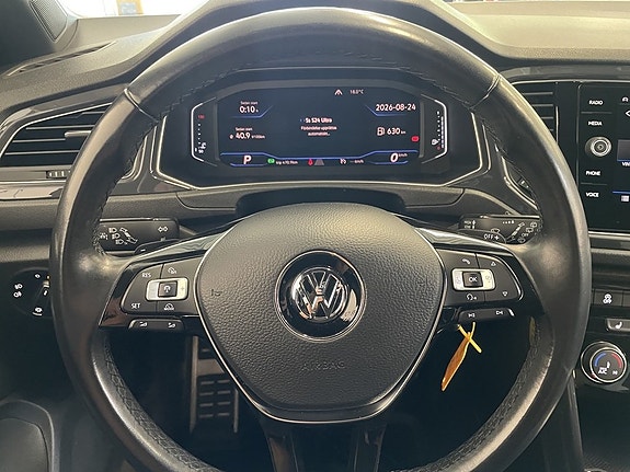 Volkswagen T-Roc 11 of 23