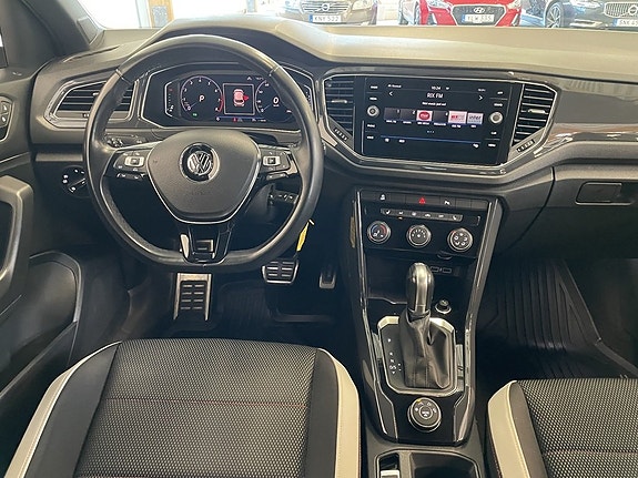 Volkswagen T-Roc 10 of 23