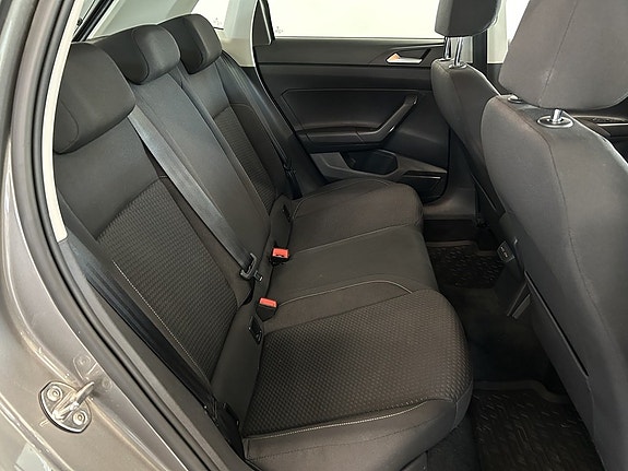 Volkswagen Polo 10 of 18