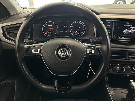 Volkswagen Polo 13 of 18