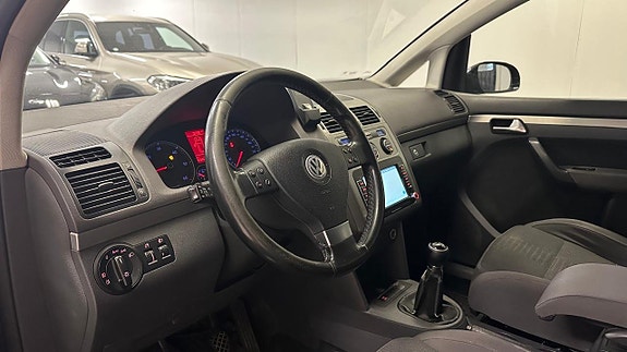 Volkswagen Touran 8 of 26