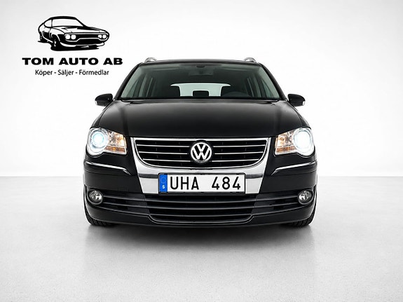 Volkswagen Touran 2 of 26
