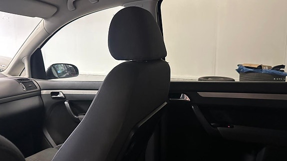 Volkswagen Touran 14 of 26