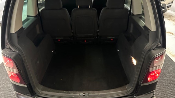 Volkswagen Touran 26 of 26
