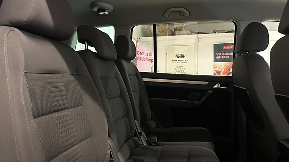 Volkswagen Touran 12 of 26