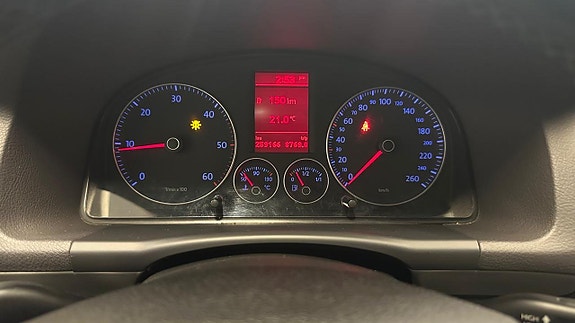 Volkswagen Touran 17 of 26