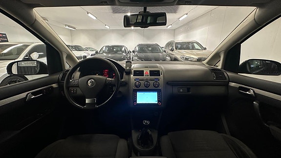 Volkswagen Touran 15 of 26