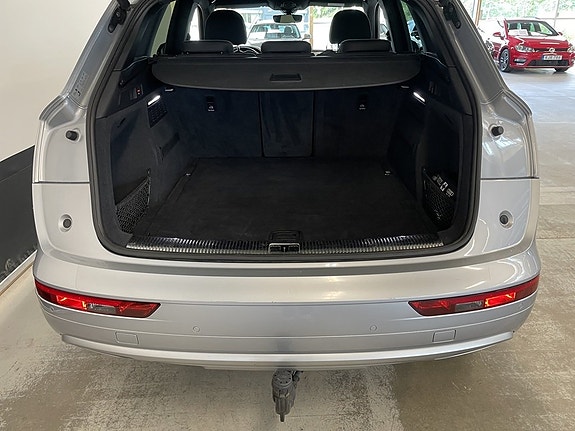 Audi Q5 9 of 26