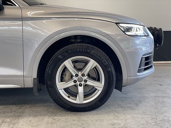 Audi Q5 6 of 26