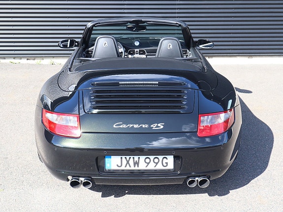 Porsche 911 Carrera 4S 10 of 23
