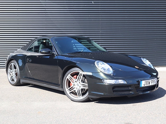 Porsche 911 Carrera 4S 2 of 23