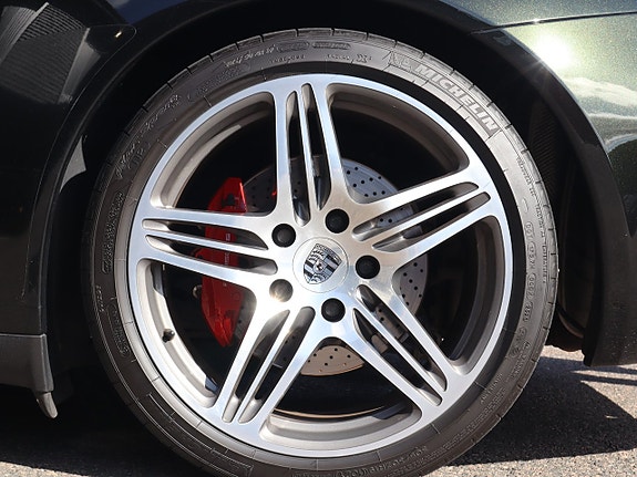 Porsche 911 Carrera 4S 12 of 23