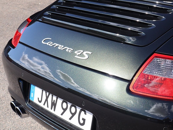 Porsche 911 Carrera 4S 8 of 23