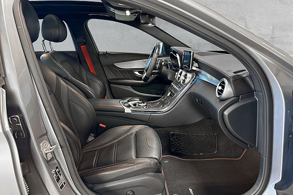 Mercedes-Benz C450 15 of 17