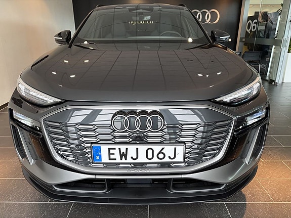 Audi Q6 e-tron 3 of 10