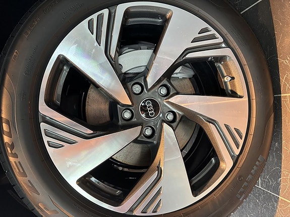Audi Q6 e-tron 10 of 10