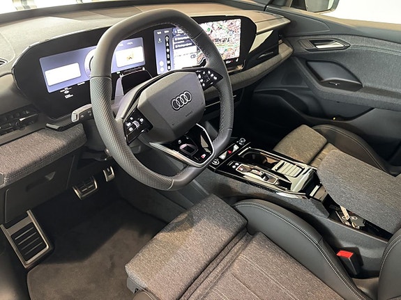 Audi Q6 e-tron 8 of 10