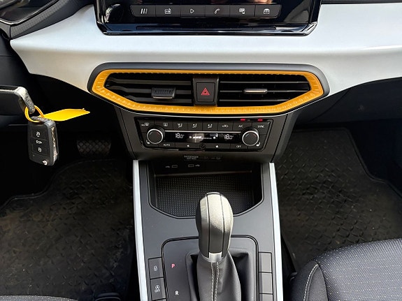 Seat Arona 11 of 14