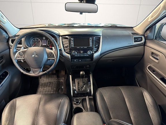 Mitsubishi L200 14 of 23
