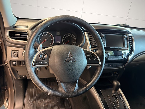 Mitsubishi L200 10 of 23