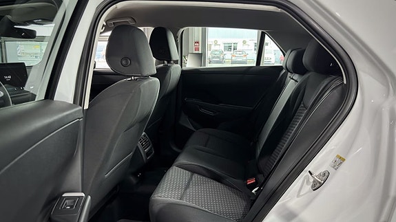 Volkswagen T-Roc 16 of 17