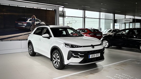 Volkswagen T-Roc 2 of 17