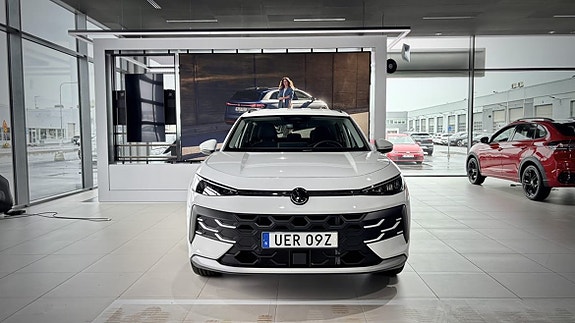 Volkswagen T-Roc 9 of 17