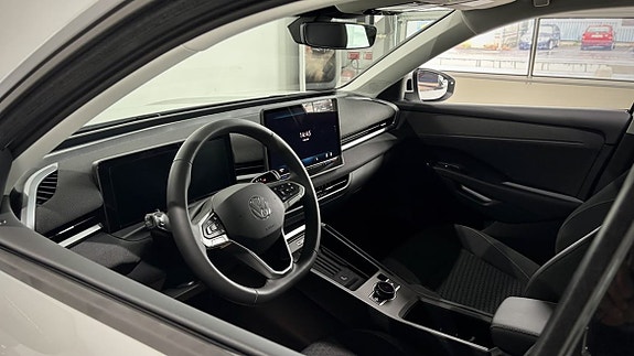 Volkswagen T-Roc 15 of 17