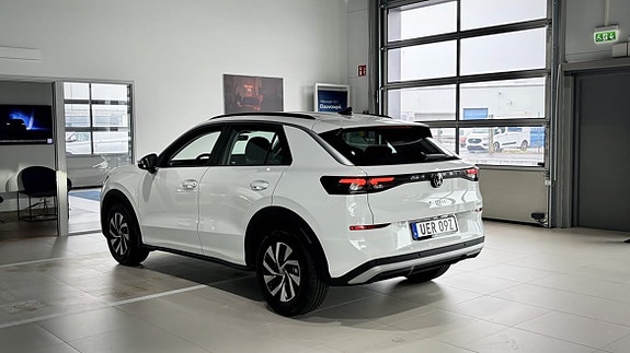 Volkswagen T-Roc 7 of 17