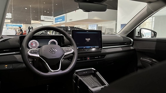Volkswagen T-Roc 12 of 17