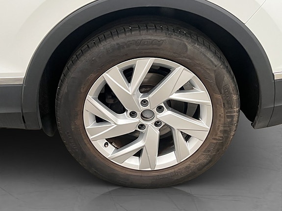 Volkswagen Tiguan 25 of 27