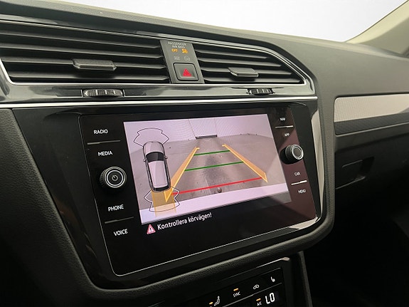 Volkswagen Tiguan 19 of 27