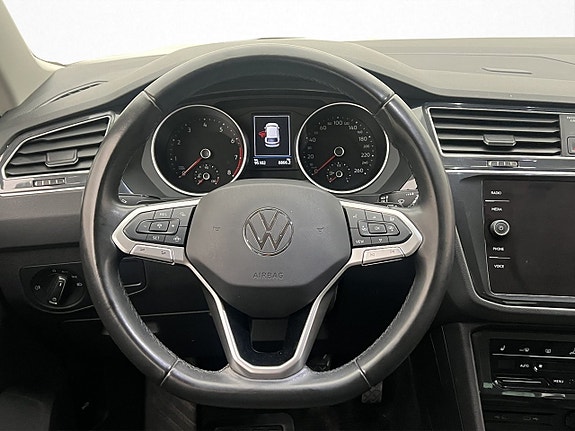 Volkswagen Tiguan 14 of 27